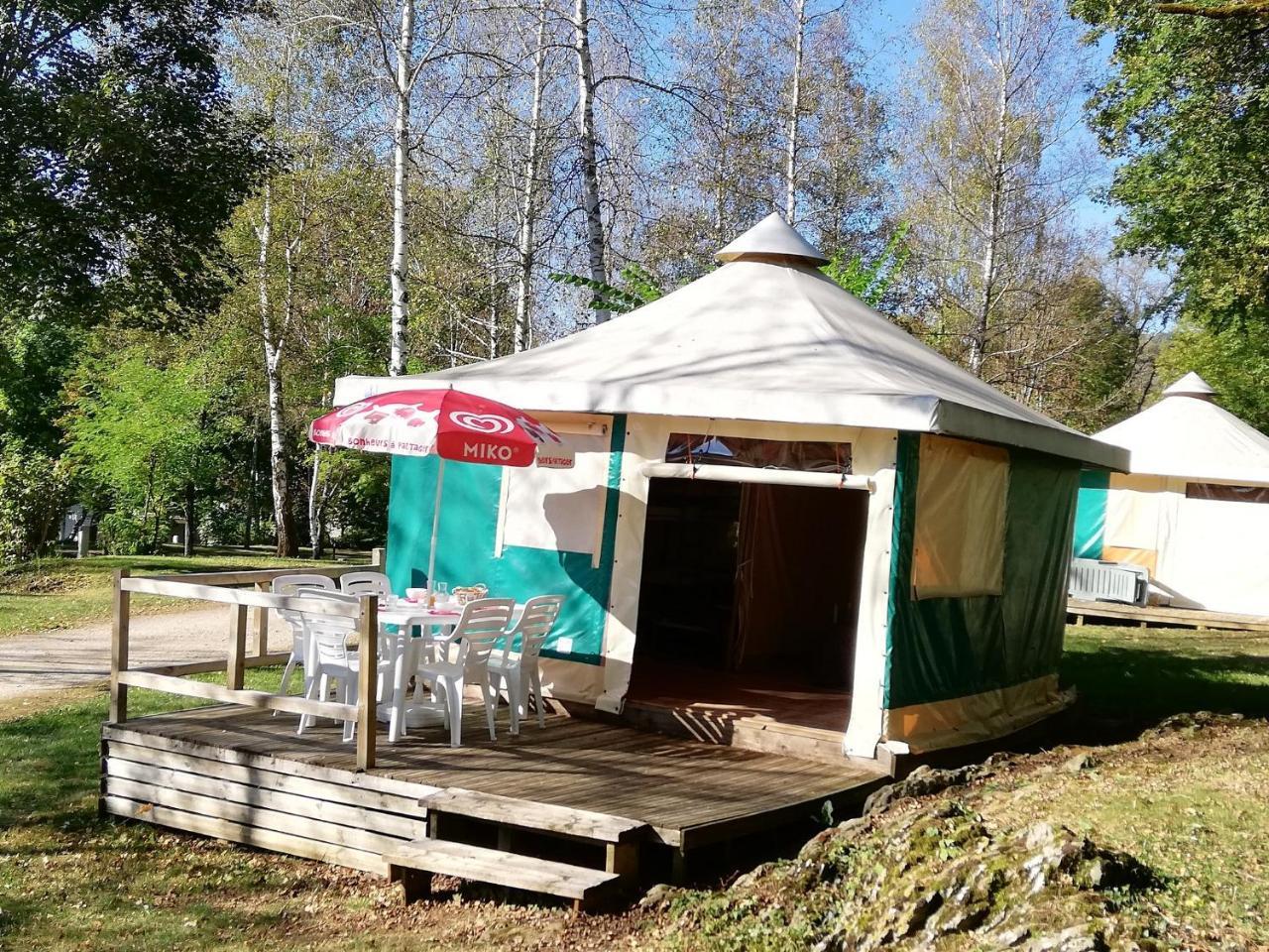 Camping 3 Etoiles - Piscine Chauffee - Vue Montagne Saint-Girons  Εξωτερικό φωτογραφία